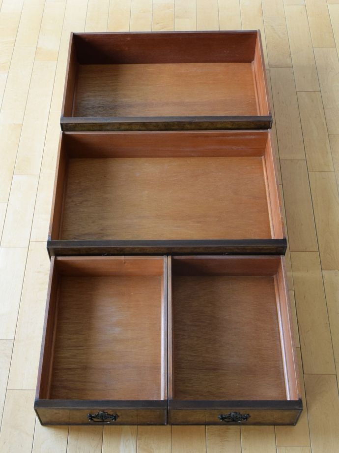 アンティーク家具の引き出し