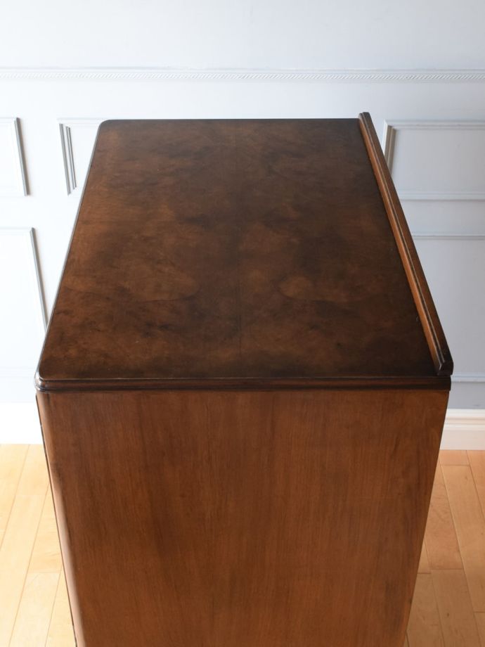 カップボードチェストの形