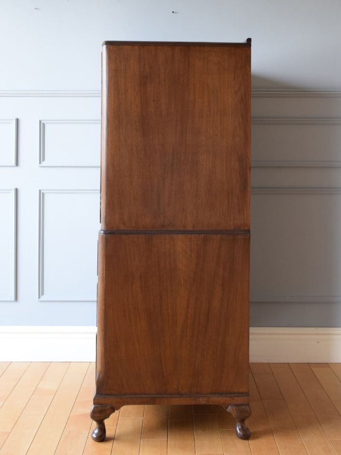 カップボードチェストの側面