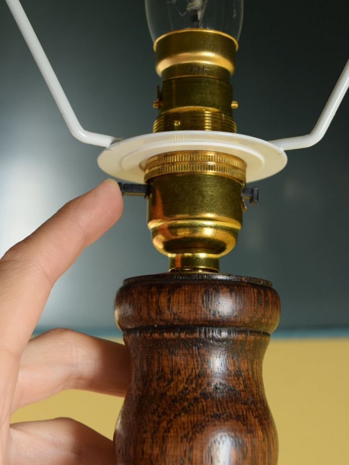 フロアランプのスイッチ