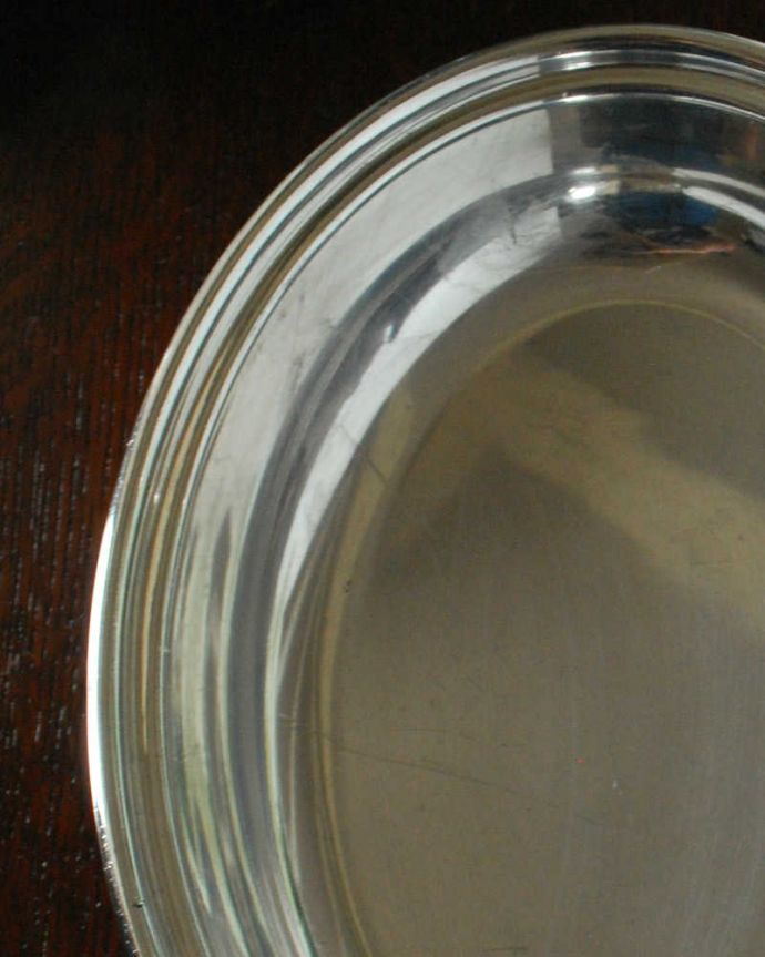 アンティーク シルバー製　アンティーク雑貨　英国の銀アイテム、アンティークシルバーのオーバルボウル（トレイ）。テーブルがパッと華やかに貴重だったシルバーで作られたテーブルウェア。(k-3063-z)