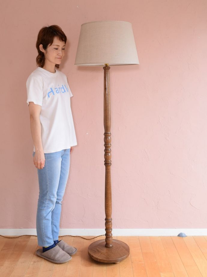 アンティークの照明、フロアランプ