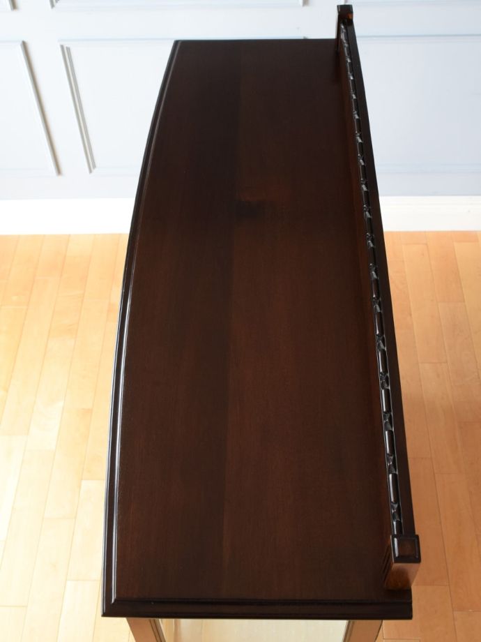 アンティークキャビネットの天板