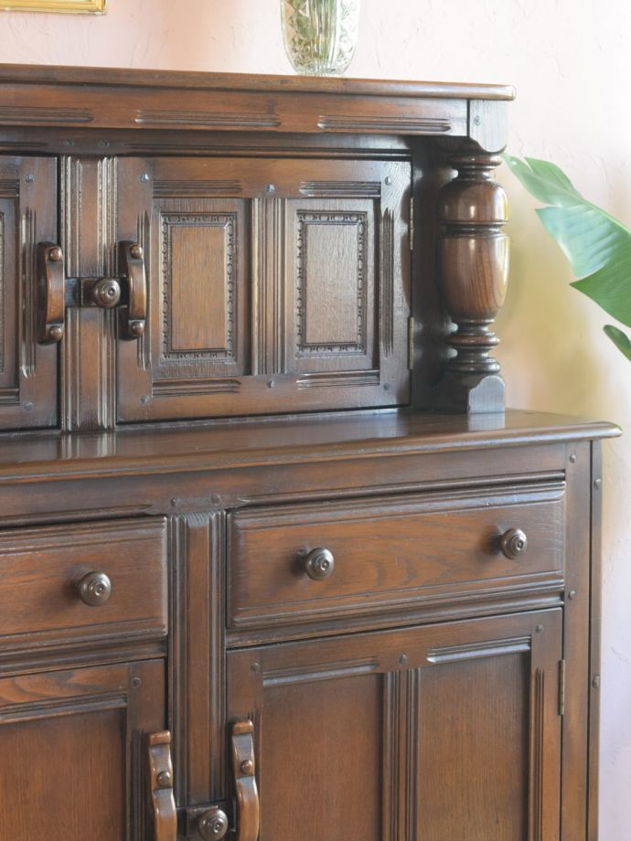 アーコール社のビンテージ家具