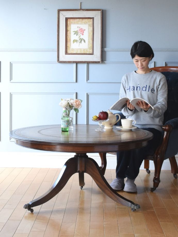 アンティークのコーヒーテーブル