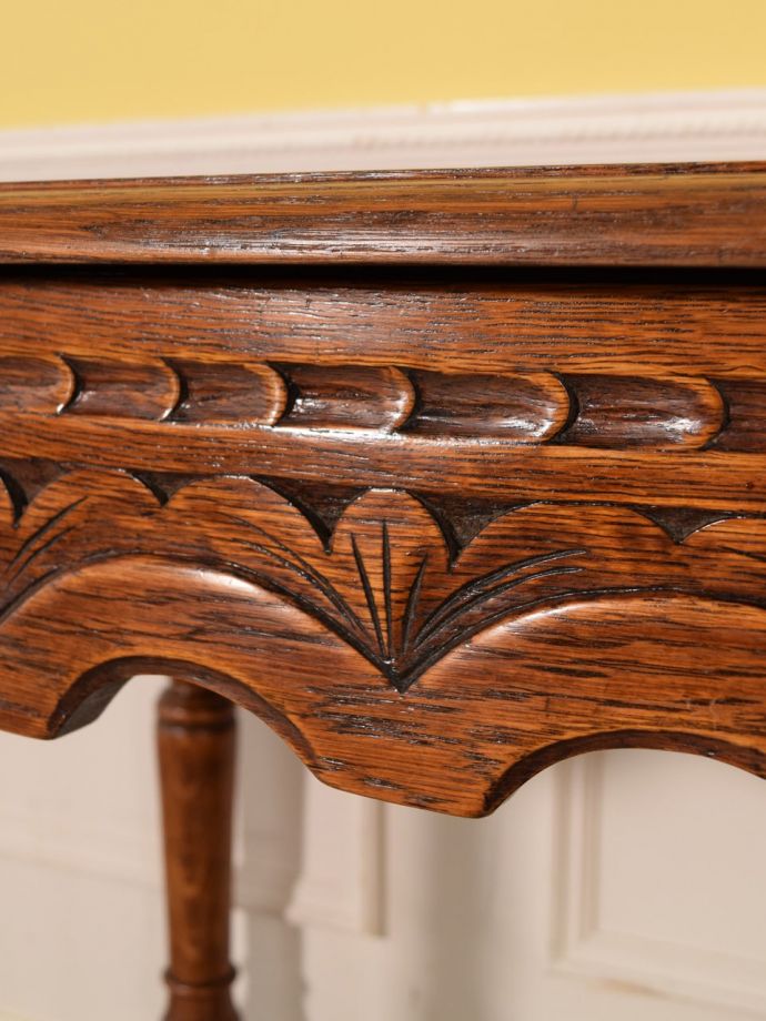 サイドテーブルの装飾