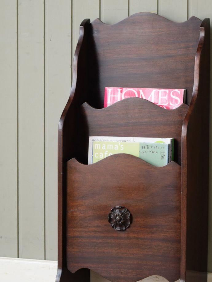 マガジンラック付きの本棚