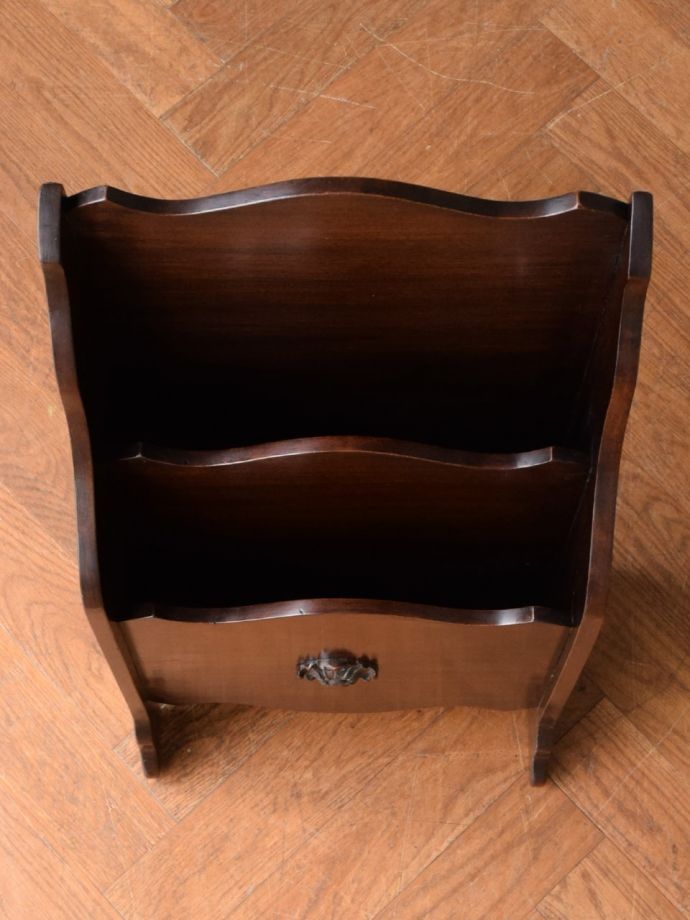 アンティークのおしゃれな本棚