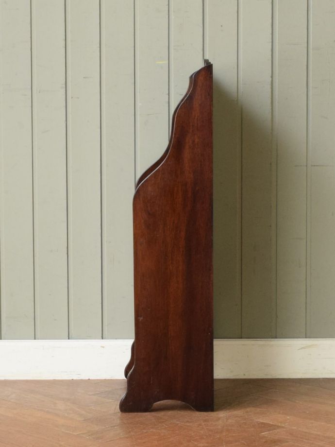 マガジンラックの側面