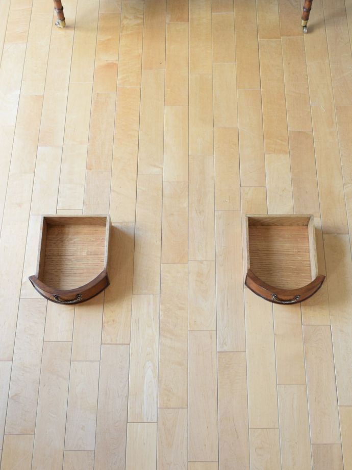 アンティークデスクの引き出し