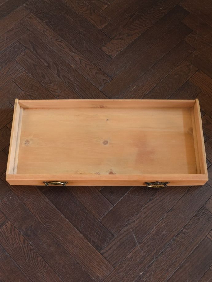 アンティーク家具の引き出し