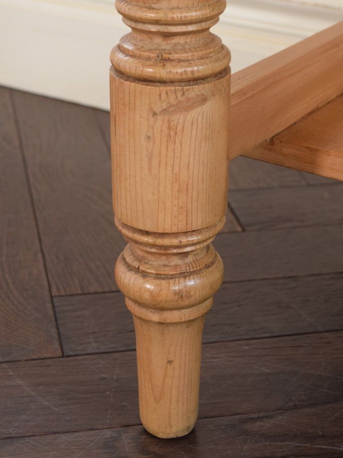 アンティーク家具の脚