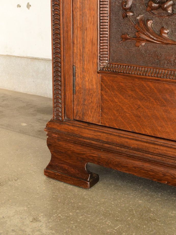 アンティーク家具の脚