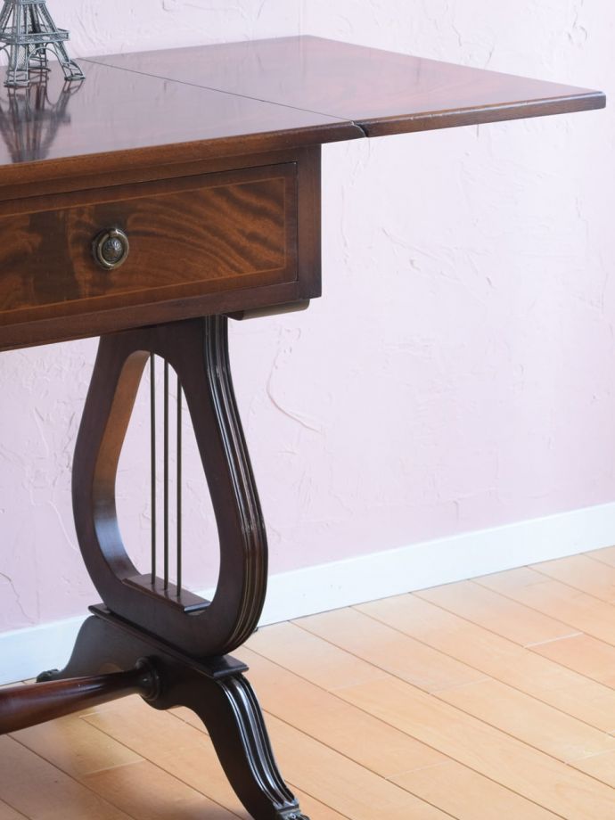 英国アンティークらしい優雅な姿にうっとり