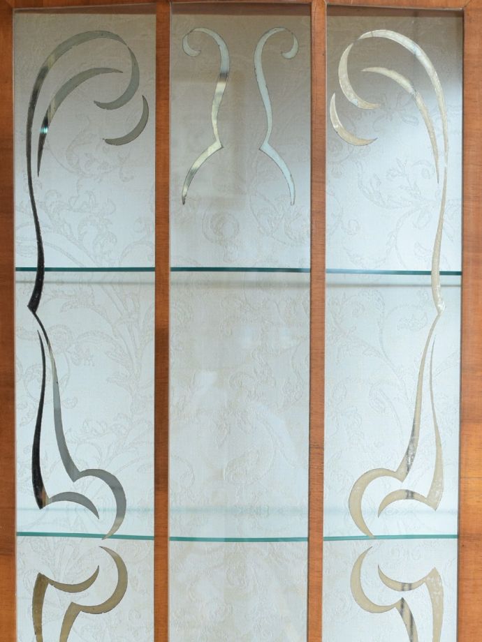 ガラス扉にある装飾
