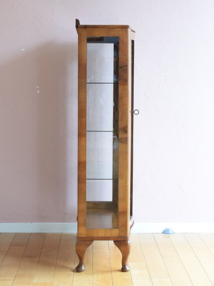 キャビネットの側面