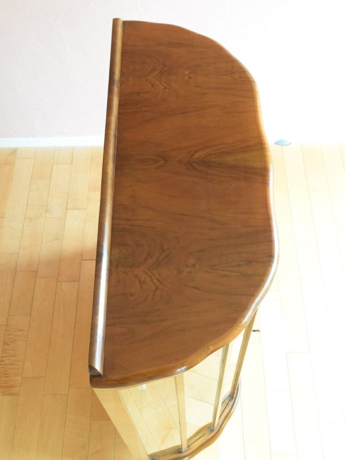 アンティークキャビネットの天板