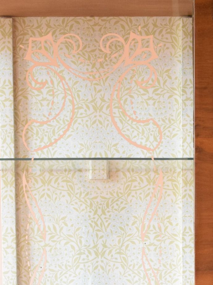 ガラス扉にある装飾