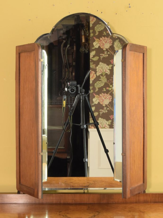 アンティークの三面鏡