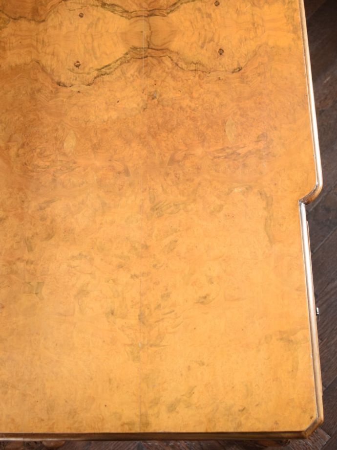 ドレッサーの天板