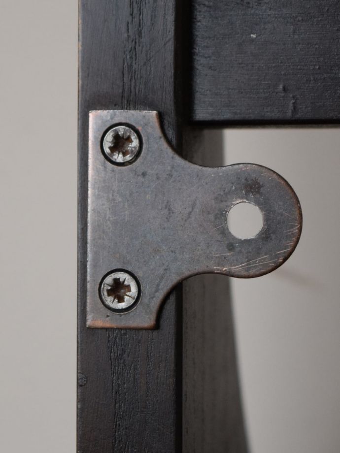 アンティークシェルフの金具