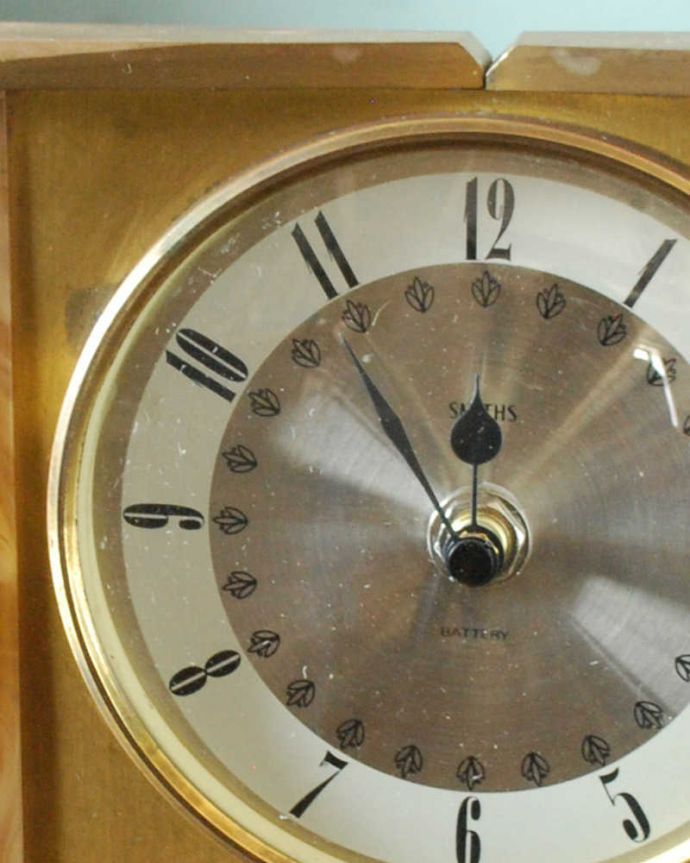 アンティーク その他の雑貨 アンティーク雑貨 置くだけでお洒落なインテリアになるSMITHS社のアンティーク置き時計。タイムスリップさせてくれる優しい文字盤アンティークの時計は、文字盤が何とも言えない優しい雰囲気。(k-3106-z)