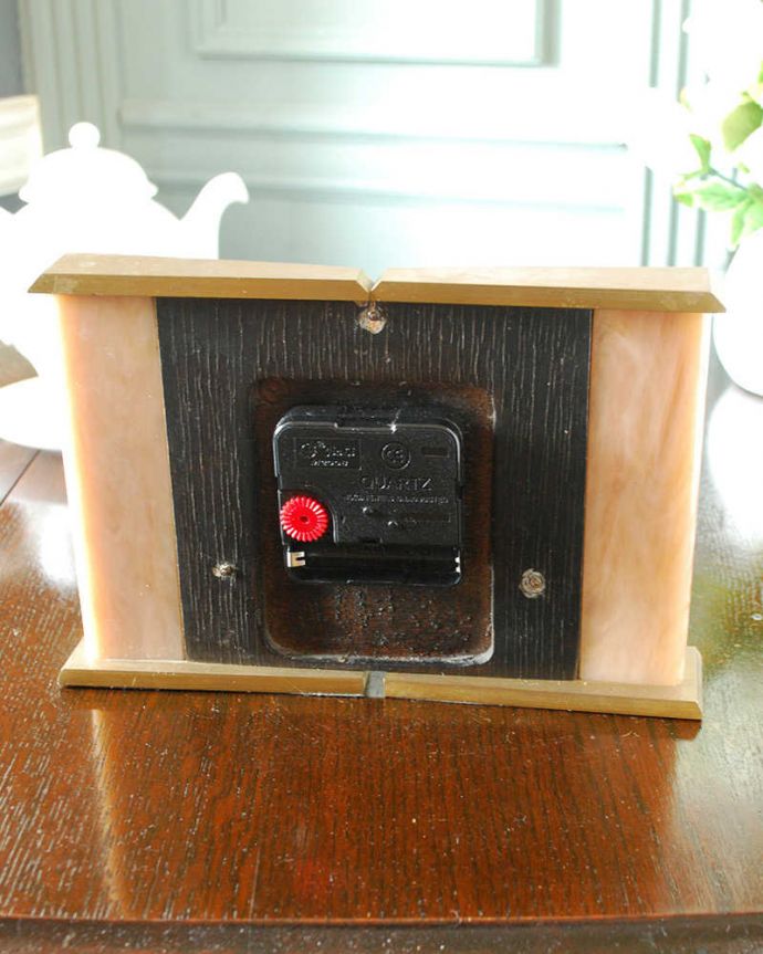 アンティーク その他の雑貨 アンティーク雑貨 置くだけでお洒落なインテリアになるSMITHS社のアンティーク置き時計。裏から見ると・・・クオーツは新しく交換しました。(k-3106-z)