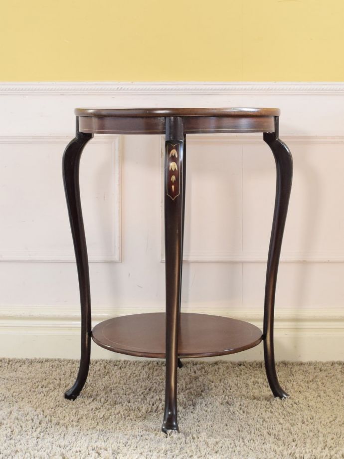 アンティーク家具の側面