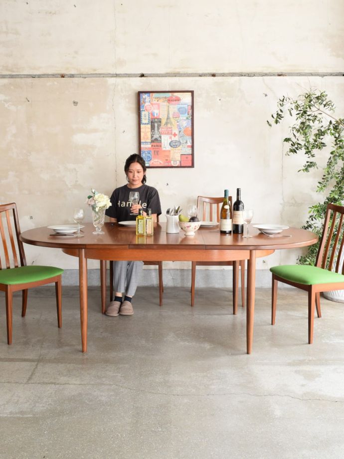 G-PLANのおしゃれなダイニングテーブル