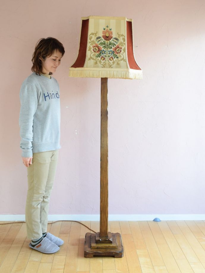 アンティークの照明、フロアランプ