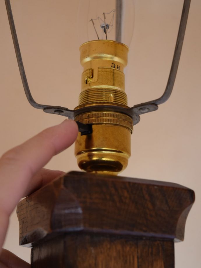 フロアランプのスイッチ