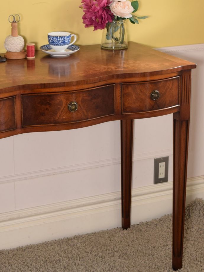 美しい木目のコンソールテーブル