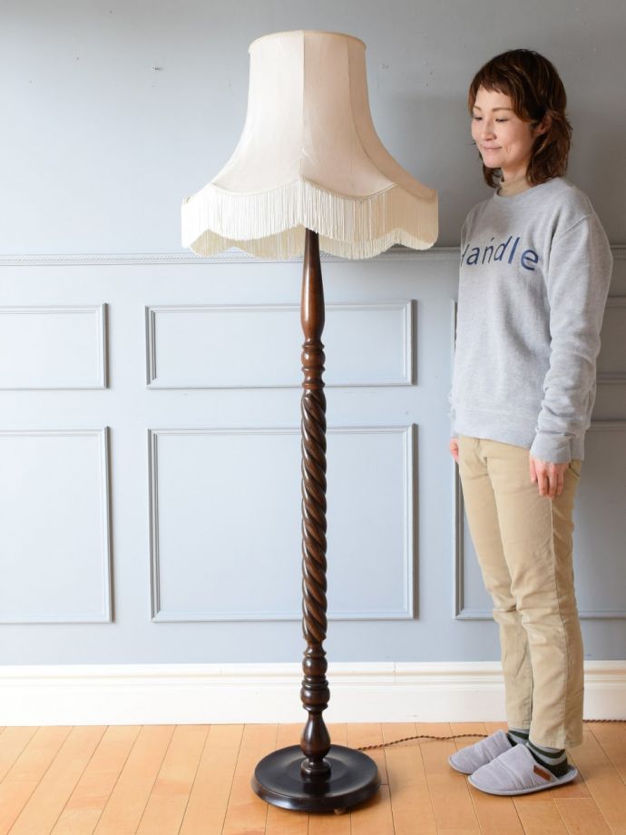 アンティークの照明、フロアランプ