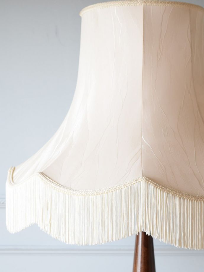 大切に使い続けられたオリジナルのシェード