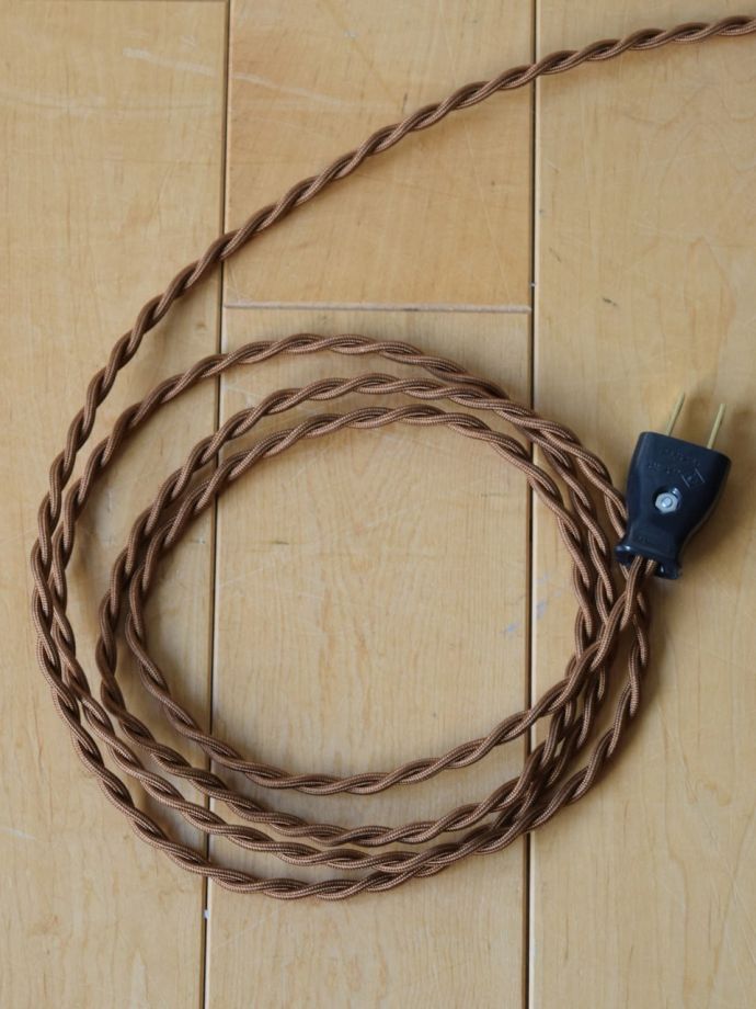 フロアランプのコード