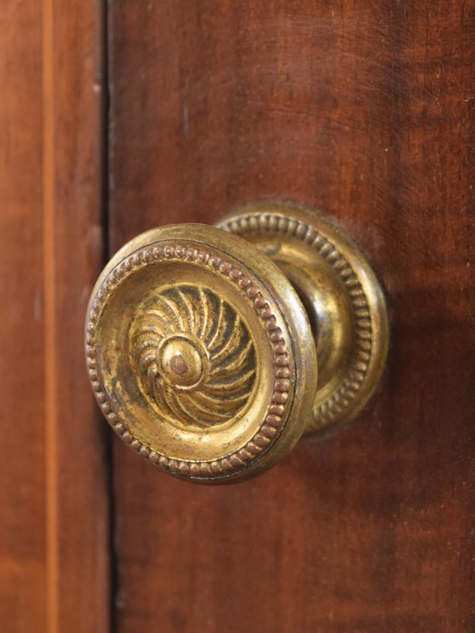 ドレッサーのおしゃれな取っ手