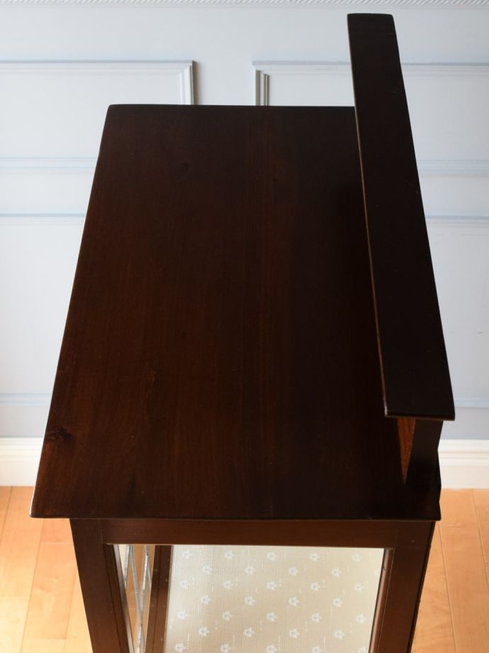 キャビネットの天板