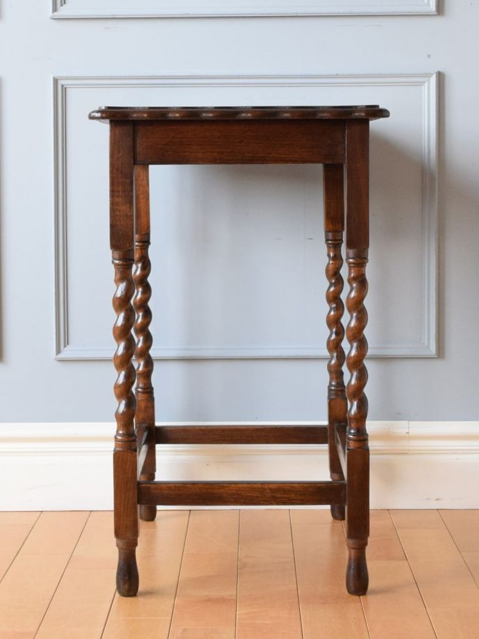 オケージョナルテーブルの側面