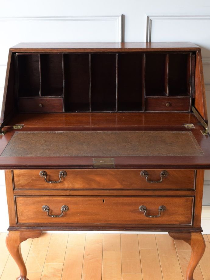 アンティークビューローの扉の中