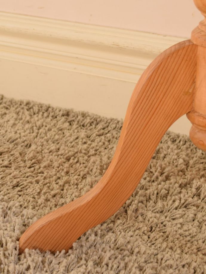 アンティークテーブルの脚