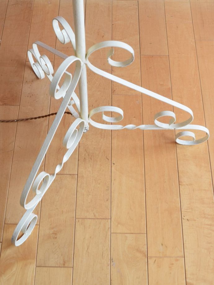 フロアランプの土台