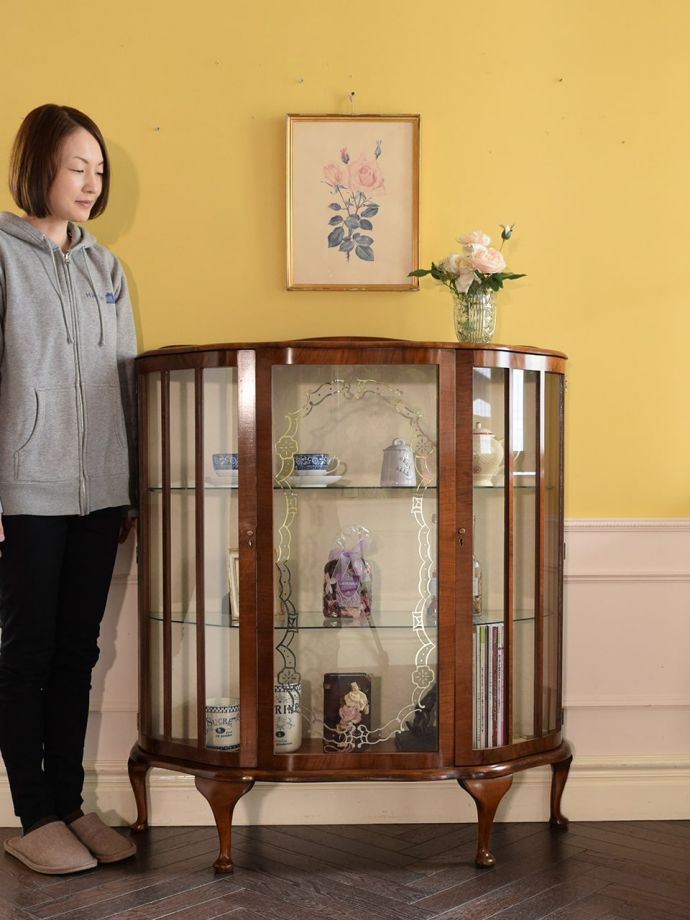 英国アンティークのガラスキャビネット