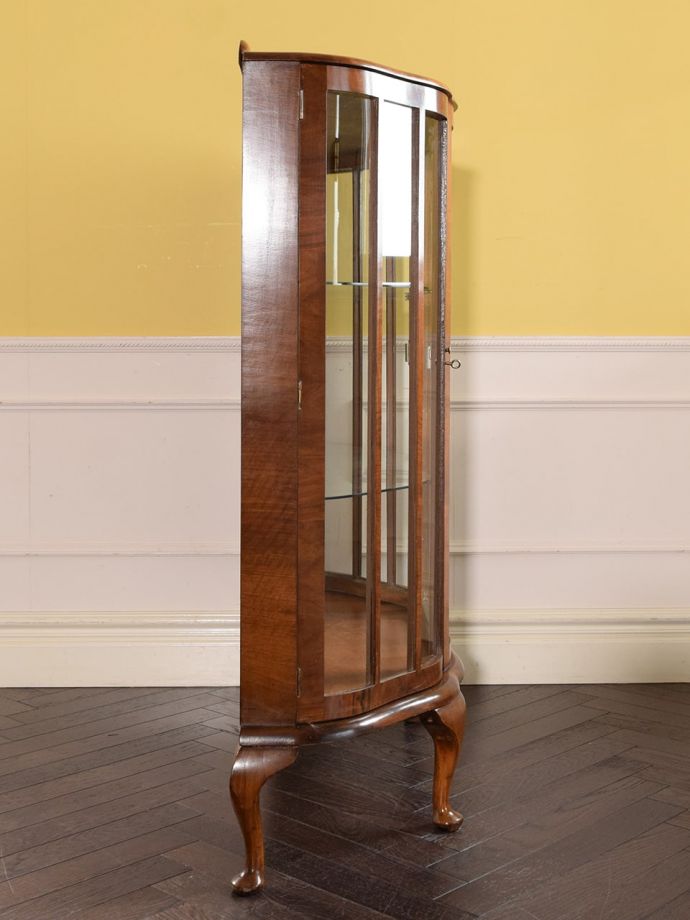 キャビネットの側面