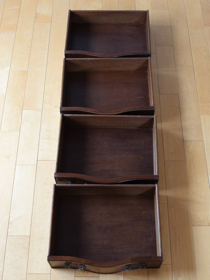 おしゃれなチェストの引き出しの中