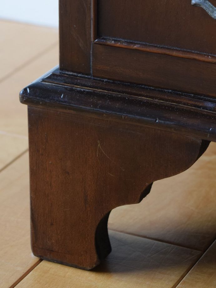 アンティーク家具の脚