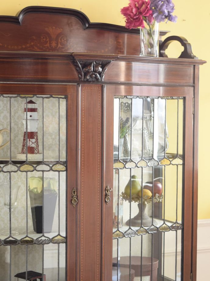 アンティークガラスの扉