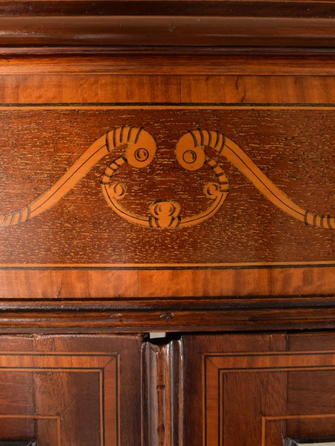 英国アンティークらしい装飾