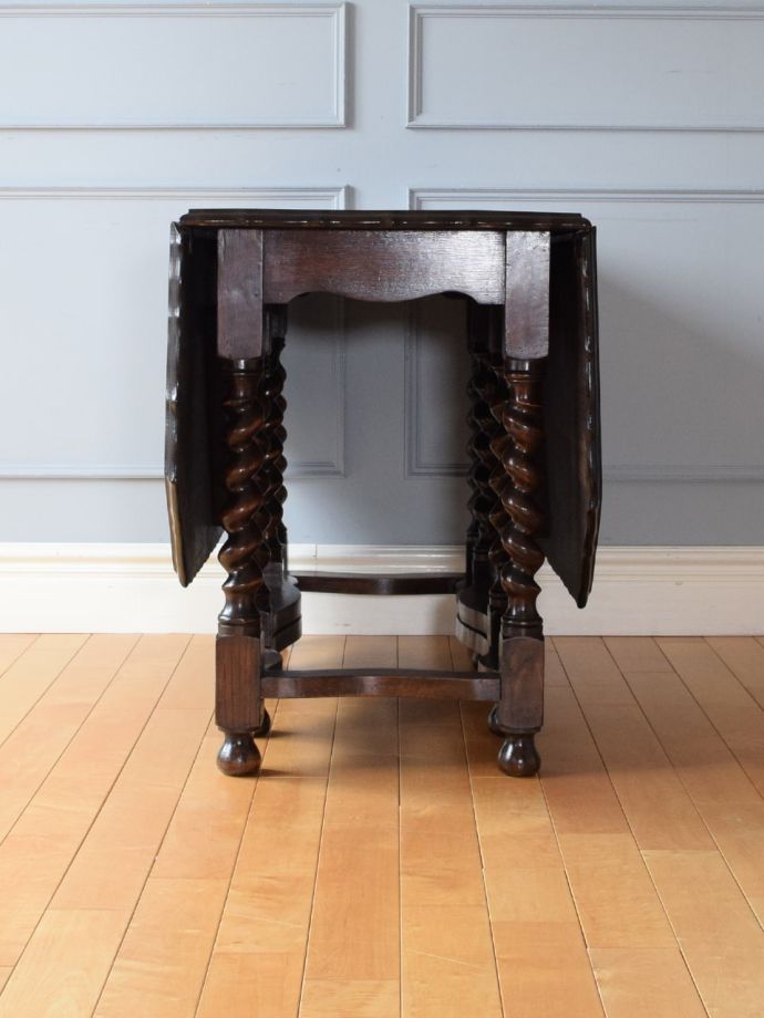 折り畳み式テーブルの側面