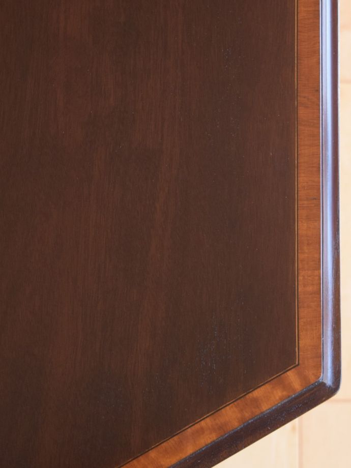 オケージョナルテーブルの天板