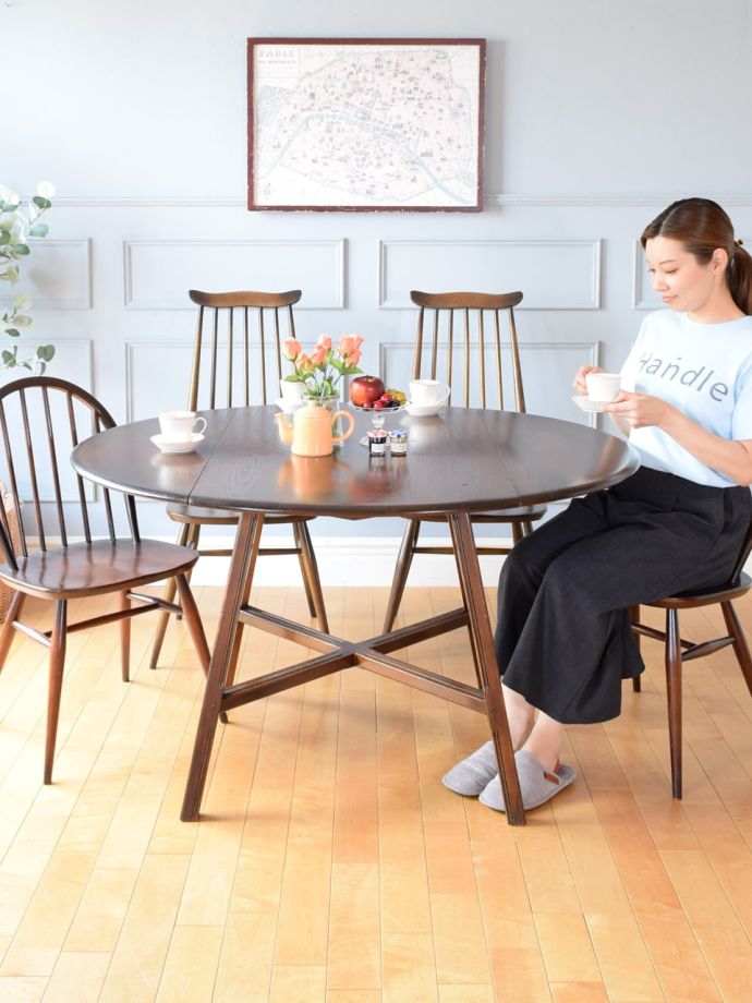 アーコールの伸長式テーブル